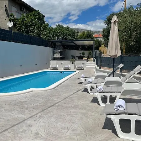 Antini Apartment *
